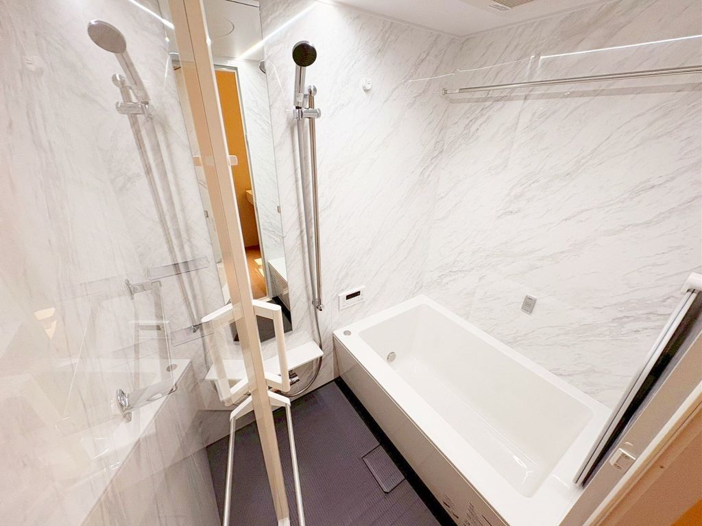 バス・シャワールーム　バス