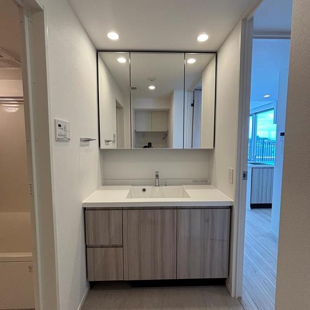 洗面設備　※写真は同タイプ住戸です。