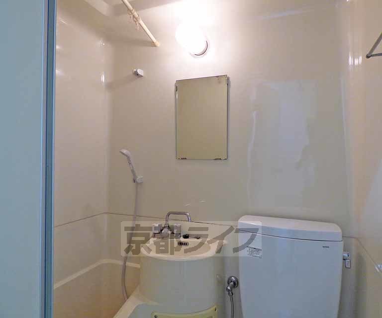 洗面設備　ユニットバスです。