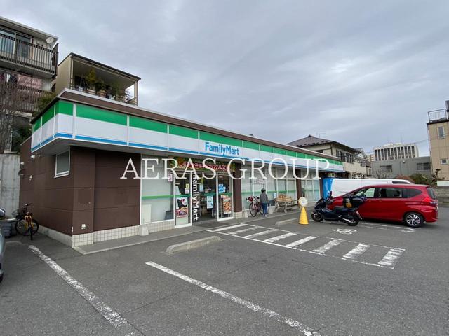 コンビニ　ファミリーマートさいたま大戸四丁目店（コンビニ）まで269m