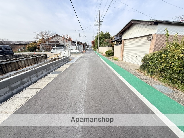 その他　前面道路（その他）まで0m