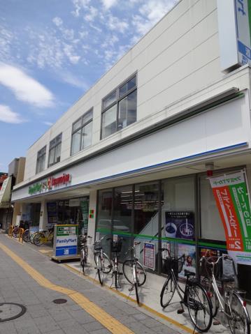 コンビニ　ファミリーマート（コンビニ）まで110m