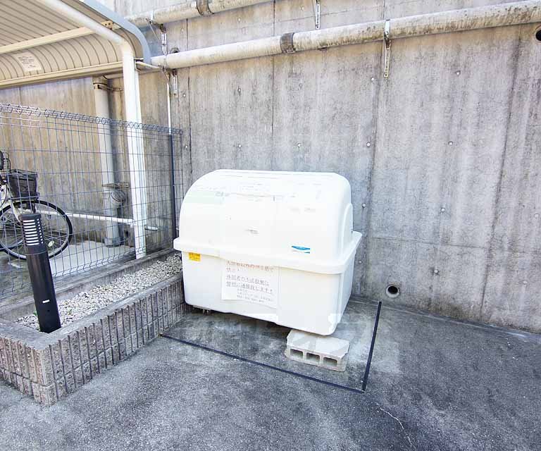 その他　建物専用のごみＢＯＸがあります。