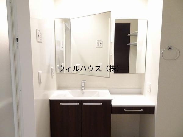 洗面設備　広い洗面スペース！