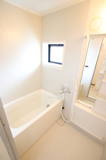 バス・シャワールーム　浴室（追い焚き）