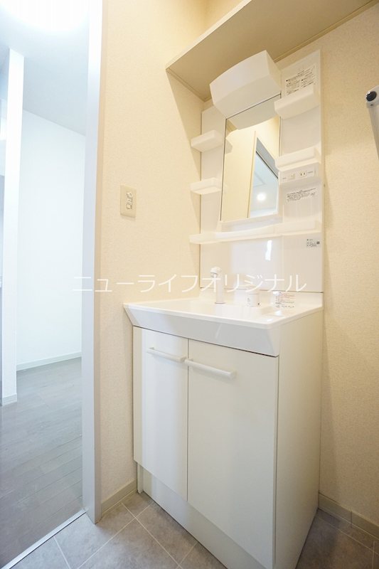 洗面設備　身支度やシンク周りのお掃除に便利な洗髪洗面台☆