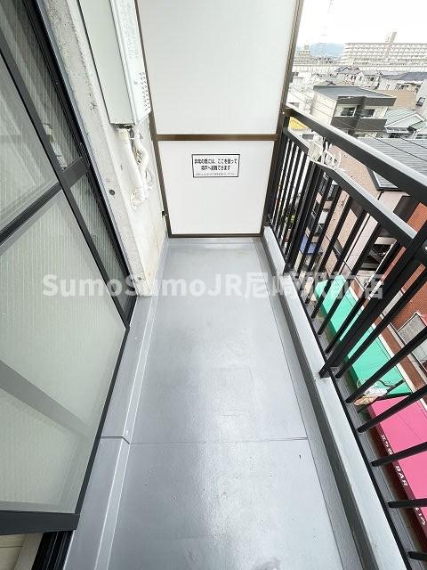 バルコニー　外からの目が気にならないバルコニーで洗濯物が干せます