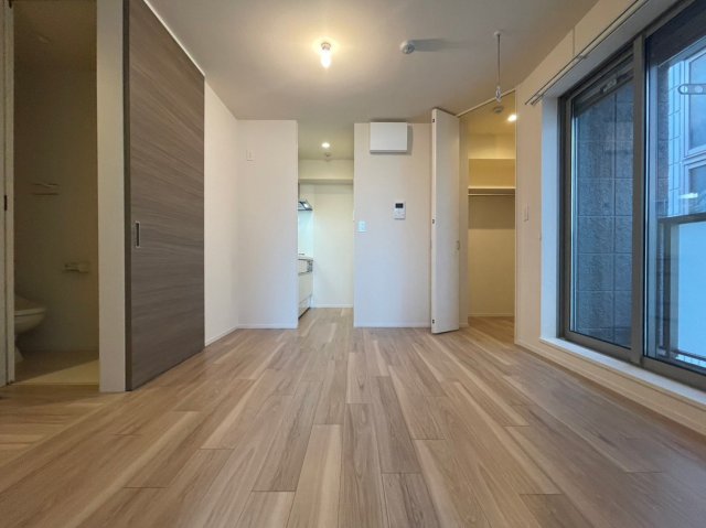 居室・リビング　★明るいフローリングの角部屋です★
