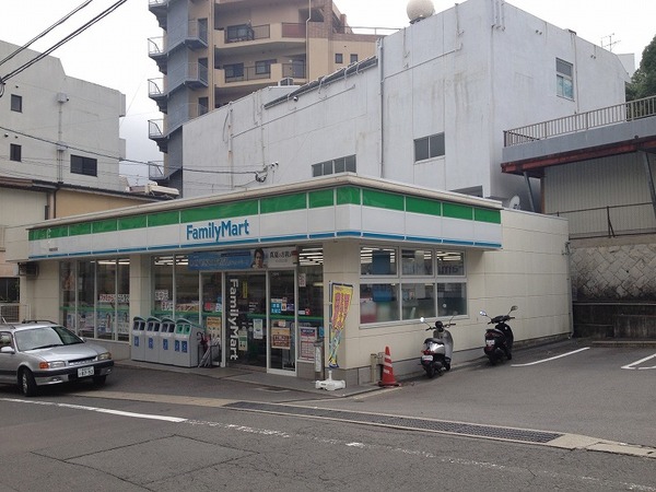 コンビニ　ファミリーマート長崎住吉店（コンビニ）まで126m