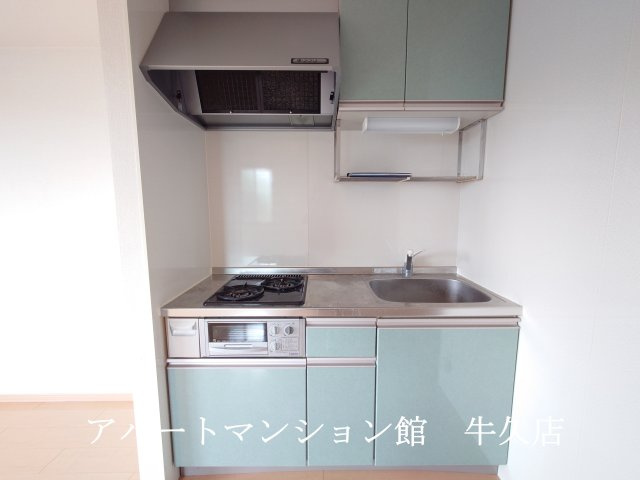 キッチン　システムキッチン（2口ガスコンロ、グリル付）