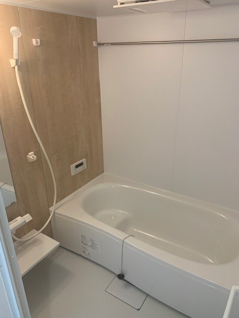 バス・シャワールーム　イメージ写真　1坪タイプのお風呂　浴室換気乾燥機付