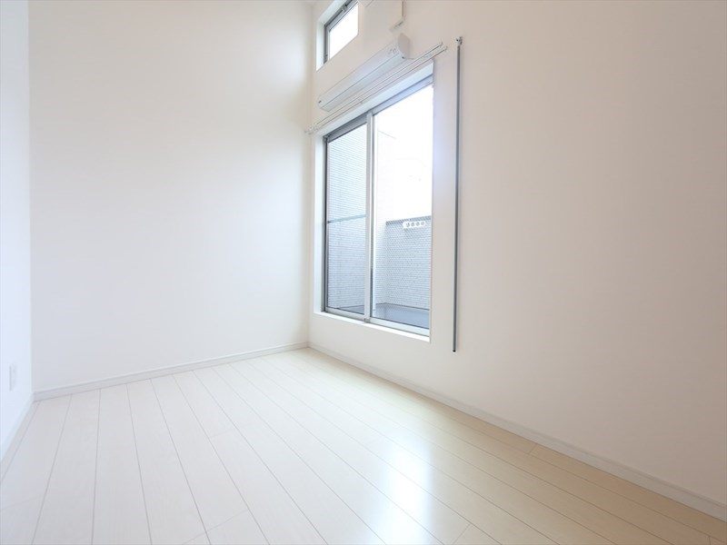 バルコニー　洋室5.1帖　アンダーロフト4.7帖（収納にも使えます）