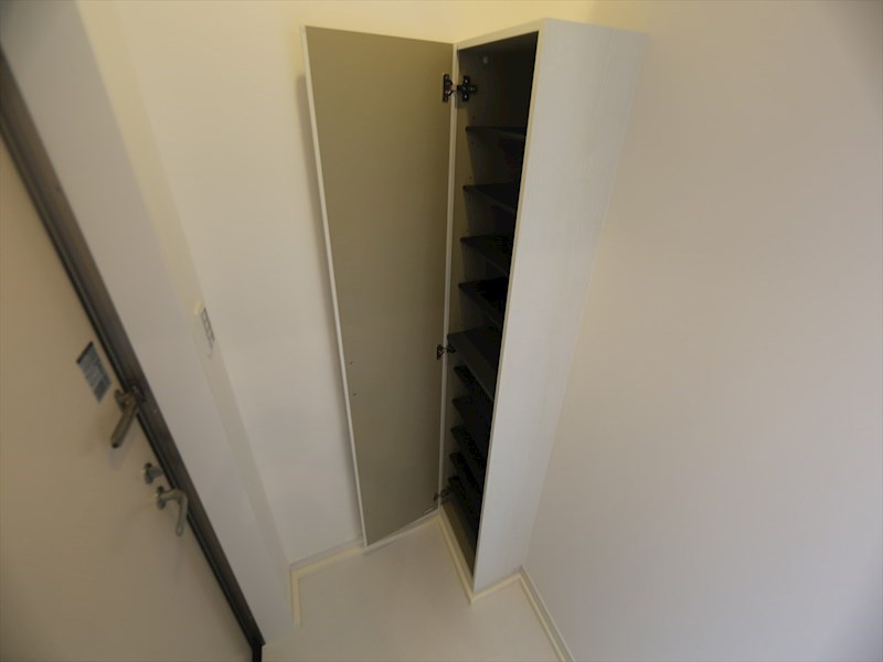 玄関　玄関　シューズボックス付（収納充実してます）