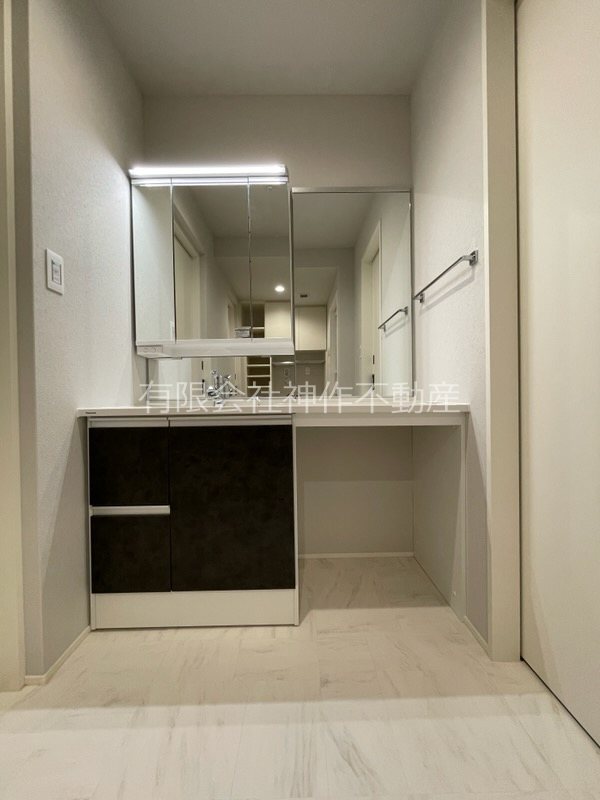 洗面設備　洗髪洗面化粧台