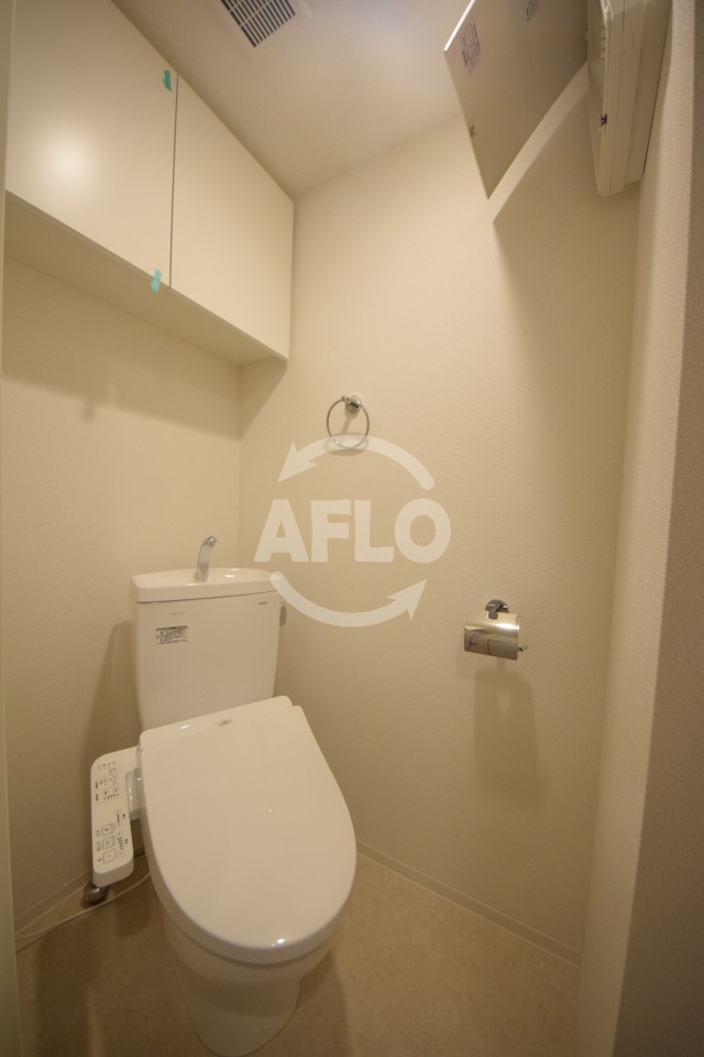 トイレ　セレニテ本町東リアン　トイレ