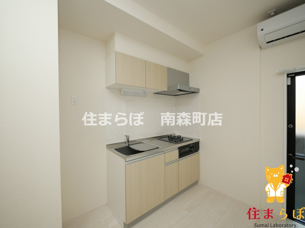 キッチン　「ただの部屋探しじゃない。“あなたの暮らし”探しです。」