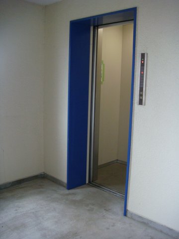 その他設備　エレベータ付いています