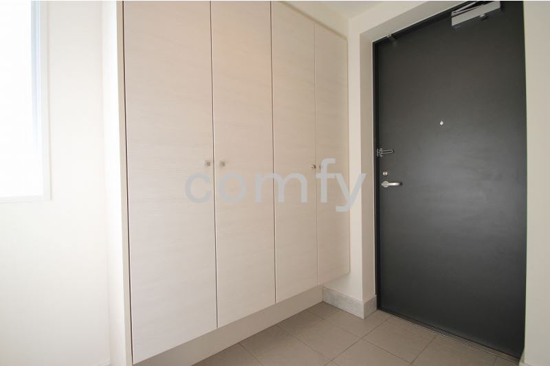 玄関　エントランス