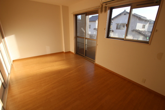 居室・リビング　※別部屋の写真です