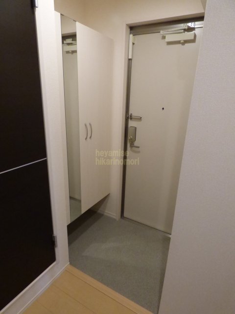 玄関　写真は別号室