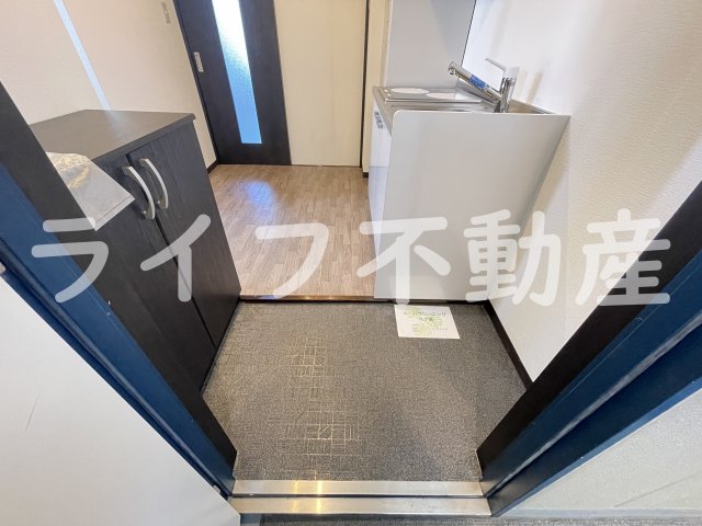 玄関　収納もある玄関です