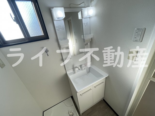 洗面設備　独立洗面台です