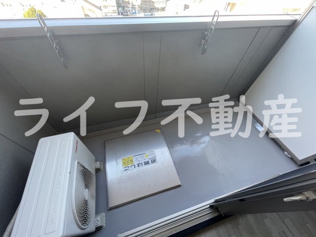 バルコニー　陽当たり良好なバルコニーです