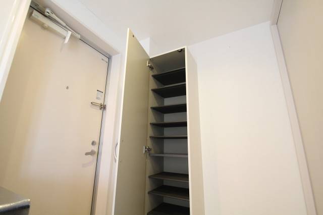 玄関　１０１号室室内参照