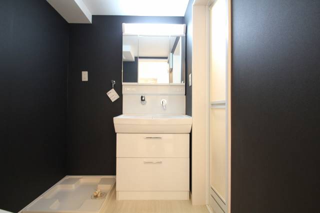 洗面設備　１０１号室室内参照