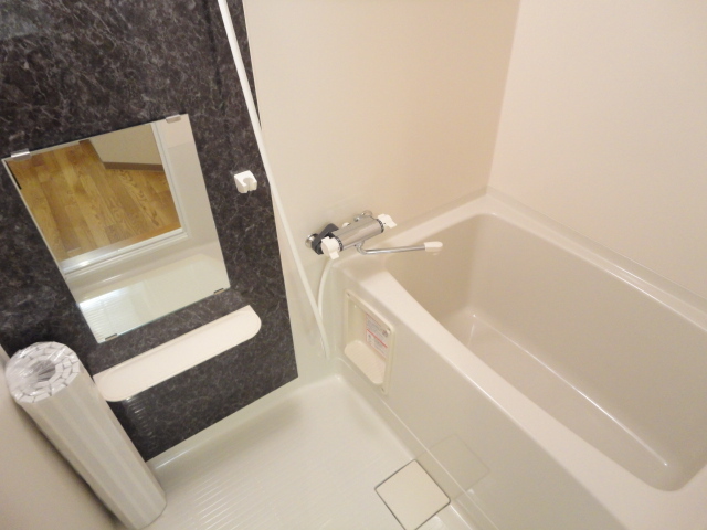 バス・シャワールーム　バス（浴室換気乾燥機付）