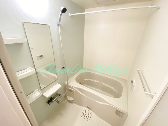 バス・シャワールーム　清潔感のあるお風呂です♪