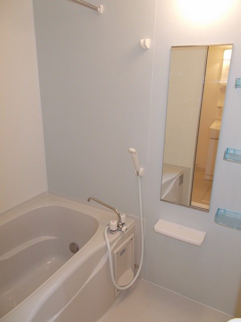 バス・シャワールーム　追い焚き・浴室乾燥ができるお風呂です。