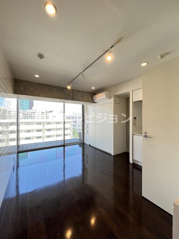 居室・リビング　他部屋参考写真です。