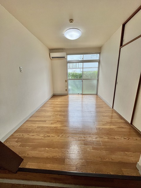 居室・リビング　明るいリビング！！