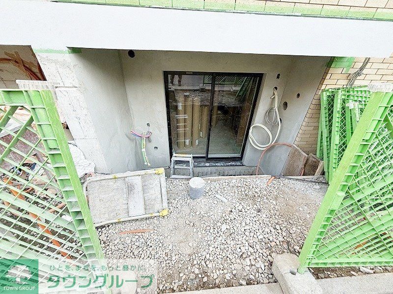 エントランス　庭