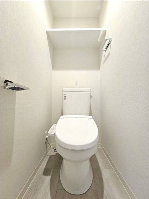 トイレ　温水洗浄便座