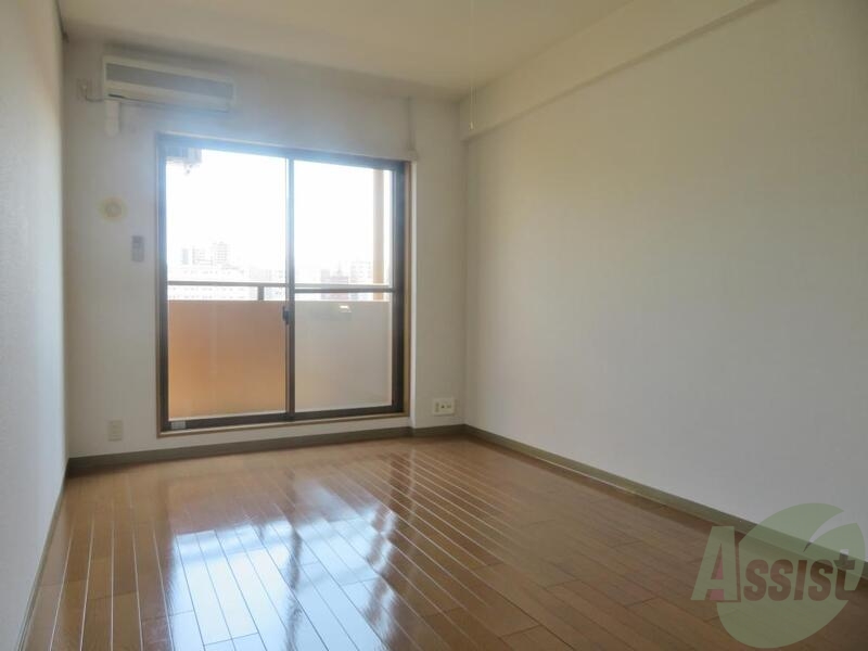 居室・リビング　南向きなので、日当たりがとても良い洋室になっております。