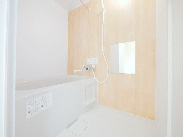 バス・シャワールーム　ゆったりとした浴室です♪