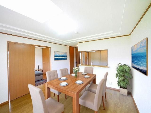 居室・リビング　CGで家具等を配置したもので家具等は含まれません