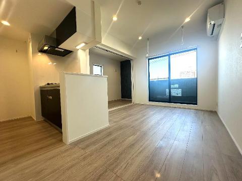 居室・リビング　室内