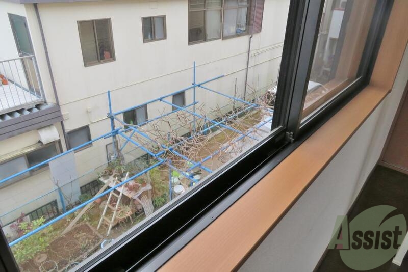 バルコニー　お部屋にはバルコニーは付いていないですね。