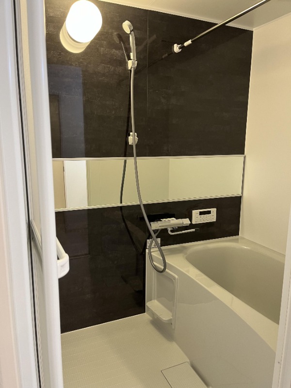 バス・シャワールーム　一日の疲れを流しましょう