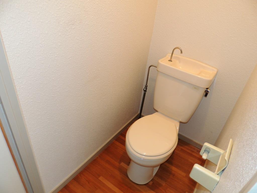 トイレ　温水洗浄便座を新設します