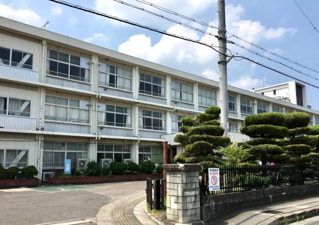 高校・高専　甲南高等学校　第１・２学年・生徒指導部（高校・高専）まで300m