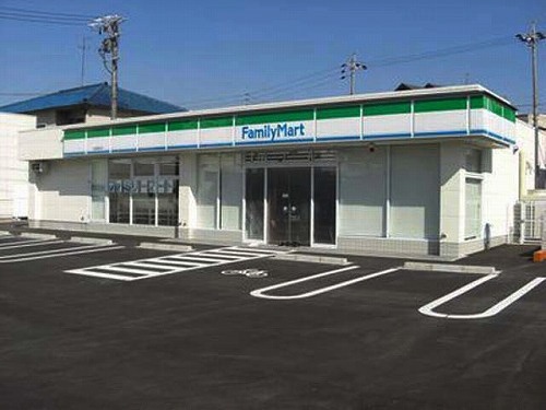 コンビニ　ファミリーマート宇都宮竹林西店（コンビニ）まで652m