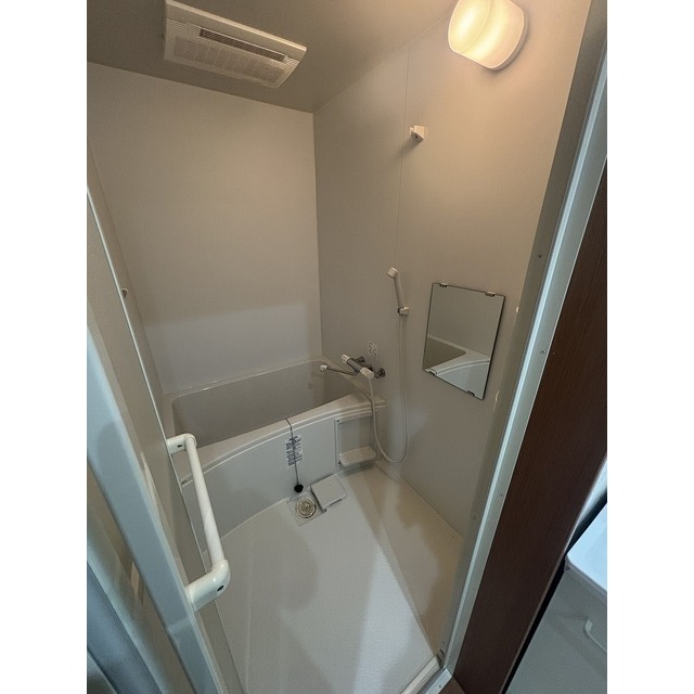 バス・シャワールーム　別号室の写真になります。