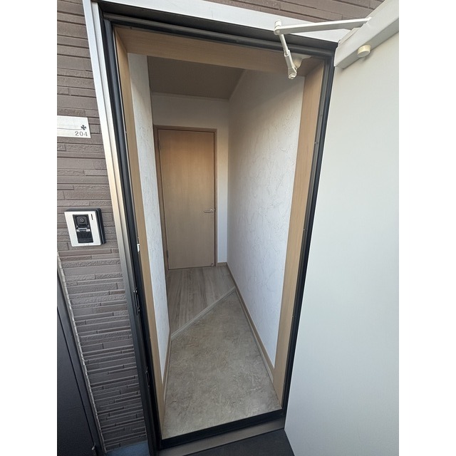 玄関　別号室の写真になります。