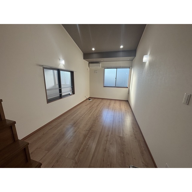 居室・リビング　別号室の写真になります。