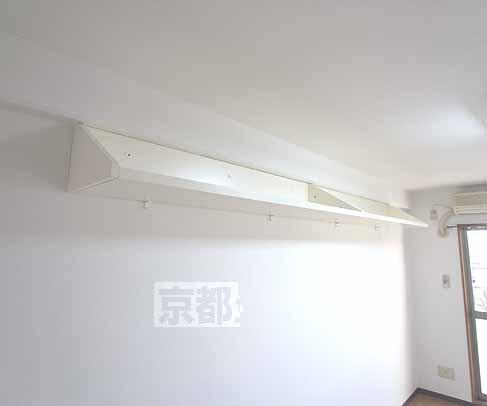 収納　棚があるので便利です