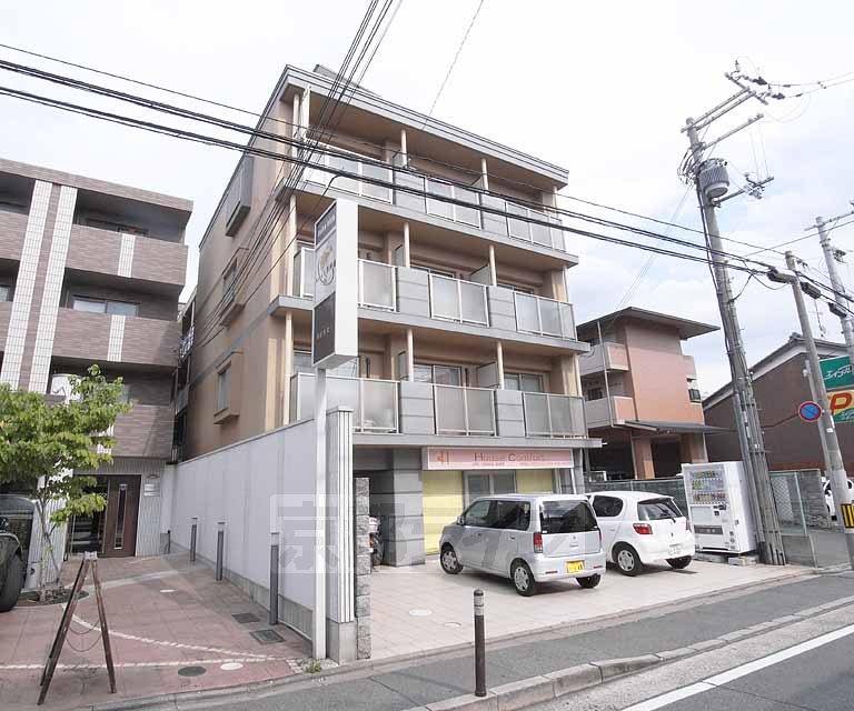 建物外観　４階建てのマンションです。
